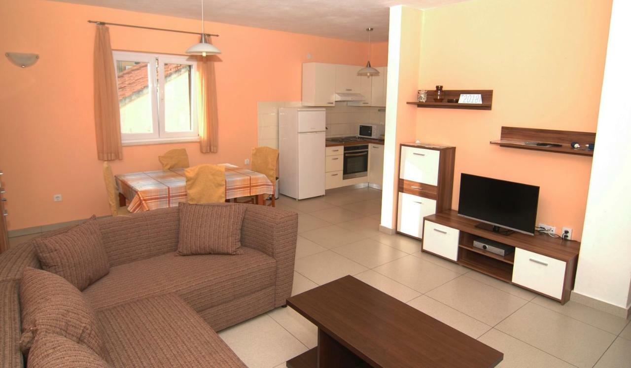 Apartment Urem Biograd Na Moru Exterior photo