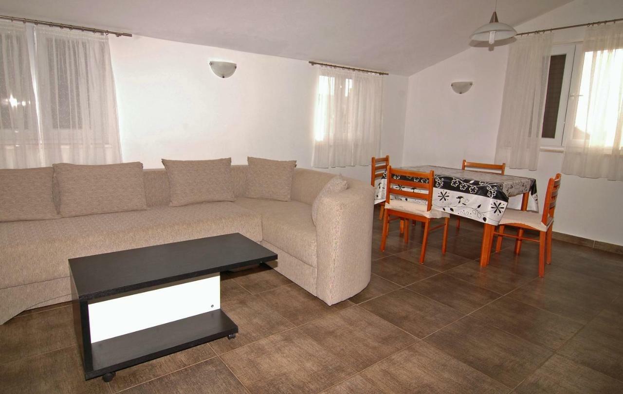 Apartment Urem Biograd Na Moru Exterior photo
