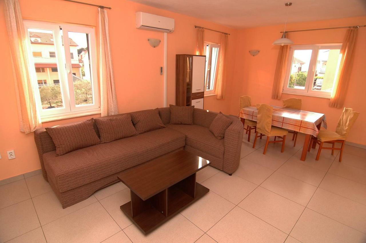 Apartment Urem Biograd Na Moru Exterior photo